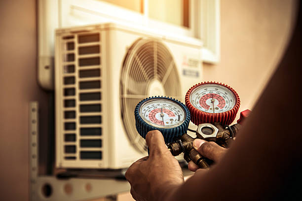 Professional Hvac technician working in Cherry Hill, VA